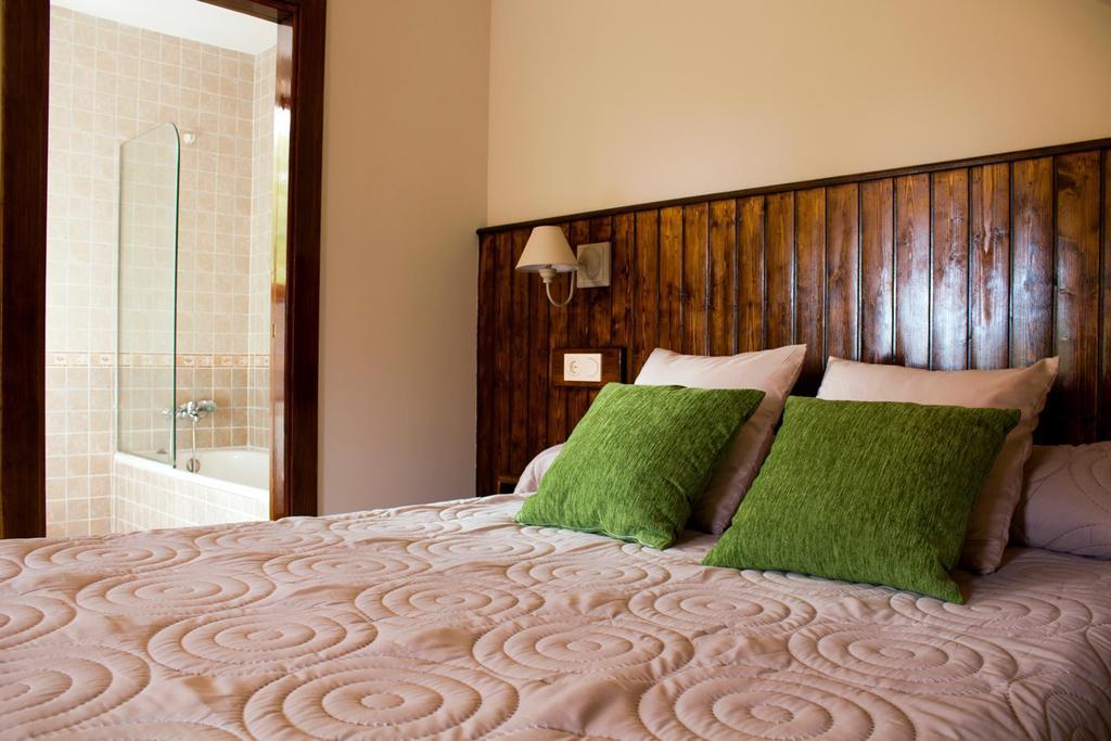 Hotel Y Apartamentos El Camin Poo De Llanes Δωμάτιο φωτογραφία